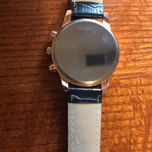 BRAND NEW! Never worn leather band watch. - Picture 3 of 3